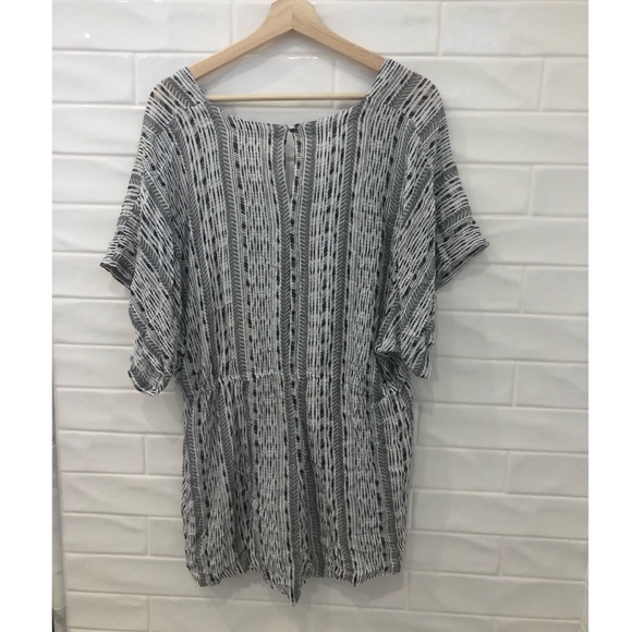 Storia print short sleeve romper - Picture 2 of 5